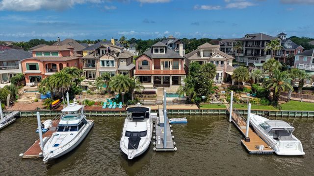 1403 Oceanside Ln — Marina Village 2000