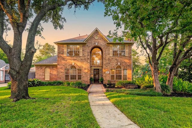 8707 Bexar Dr — Willowbridge