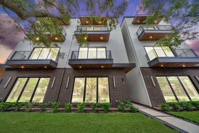 1135 Lake Pointe Pkwy — Lake Pointe Townhome