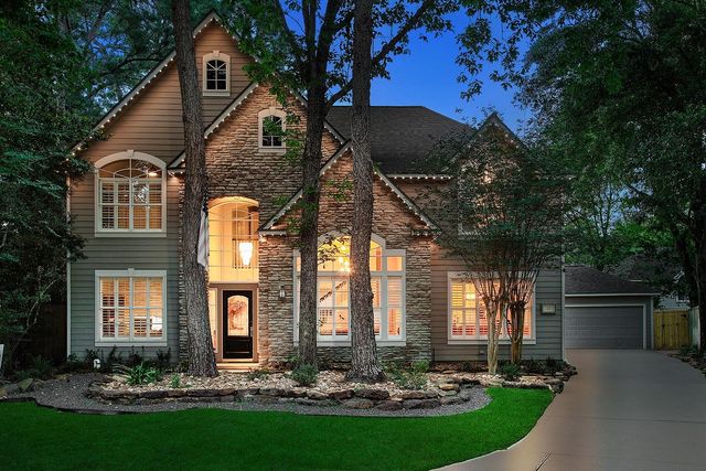 22 CLASSIC OAKS — The Woodlands Village Alden Bridge