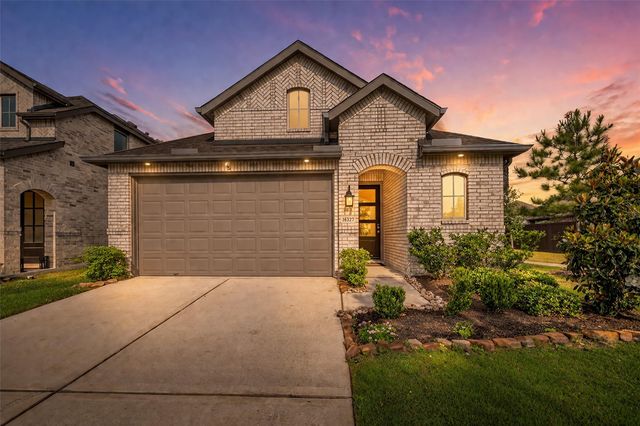 16327 Tawny Emperor Dr — Groves Sec 33