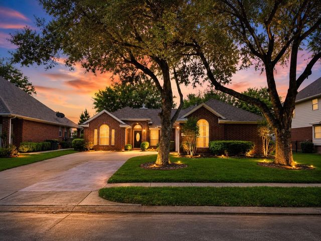 4018 Crystal Lake Cir N — Crystal Lake Sec 1