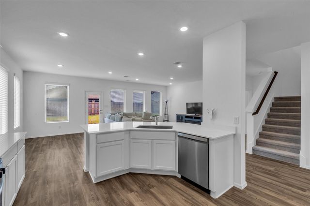 1815 Hyde Acres St — Samara