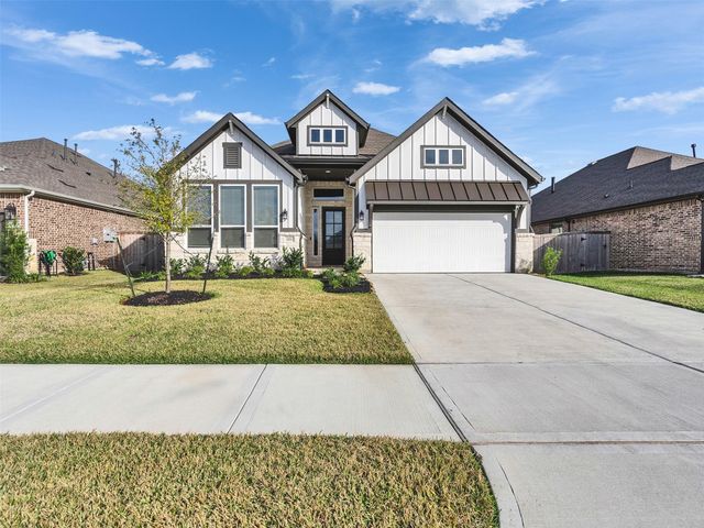 2211 Cherry Bridge Ln — Cherrywood Estates