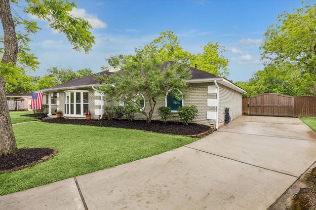 12 Earlham Dr — Quakers Landing