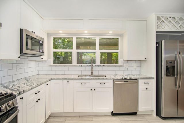 4602 Kinglet St — Willowbrook Sec 02