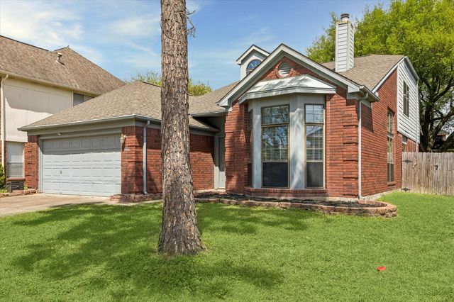 6915 Redwood Falls Dr — Village Grove