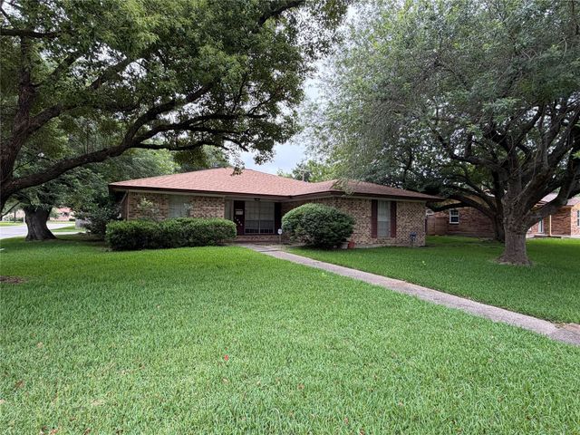 1406 N Dakota St — Southwest Sec 01