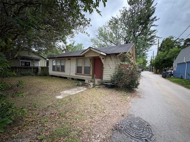 404 W Main St — Tomball Outlots