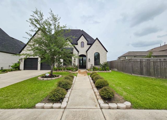 1722 Pleasant Grove Dr — Sienna