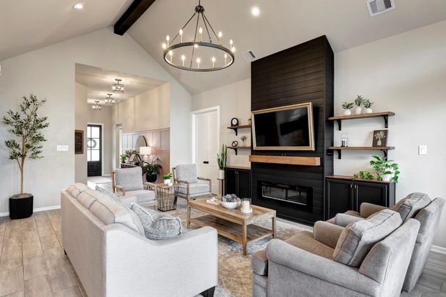 520 Maui Bend Dr — Sunterra