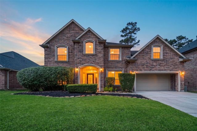 8818 Silver Yacht Dr — Walden On Lake Houston