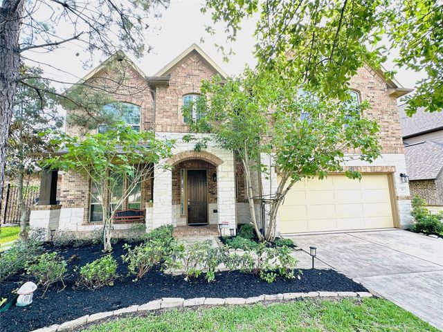 35 N Wheatleigh Dr — Woodlands Creekside