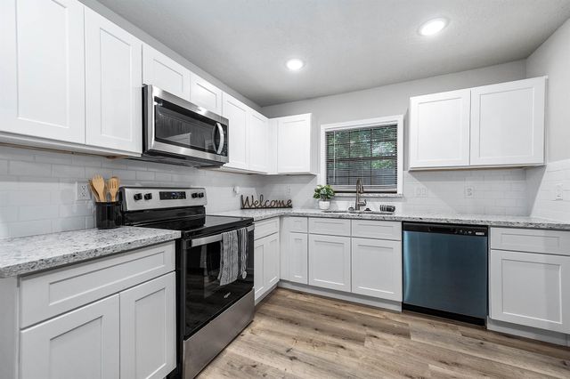 709 E Gulf St — Bennie Gray