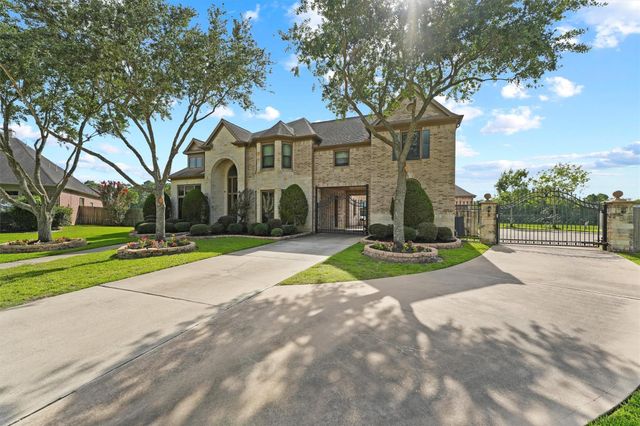 3100 Richard Ln — Friendswood Oaks Sec 2