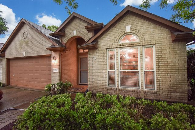 2707 Millers Falls Ct — Pecan Lakes