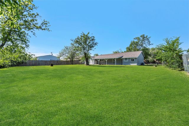 7506 Bluebonnet St — Palmetto