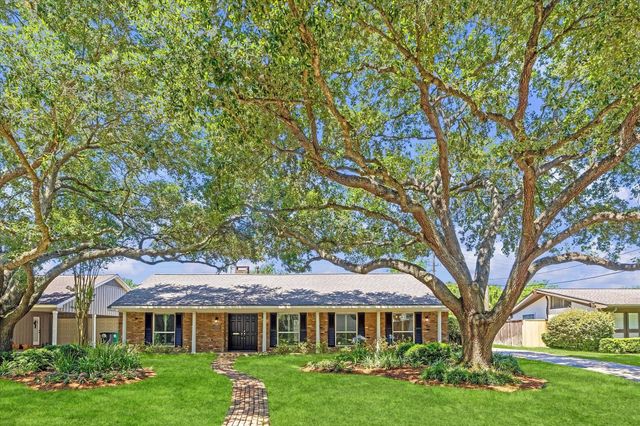 9926 Cliffwood Dr — Willow Meadows Sec 09