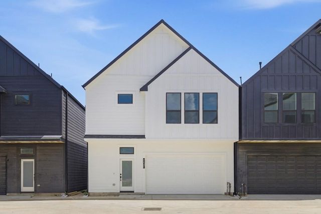 4605 Harrisburg Blvd E — Oak Lawn