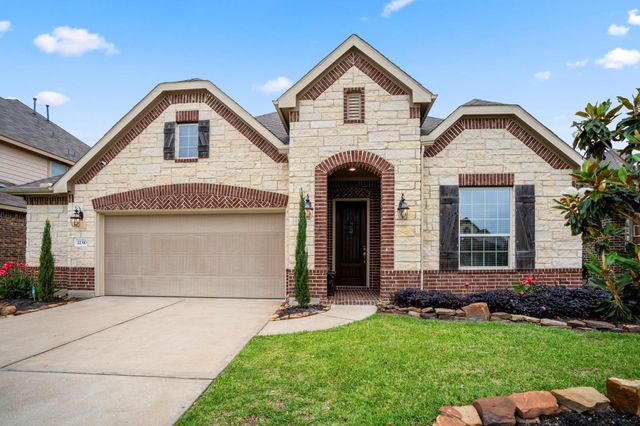 22310 Taren Ct — Inverness Estates