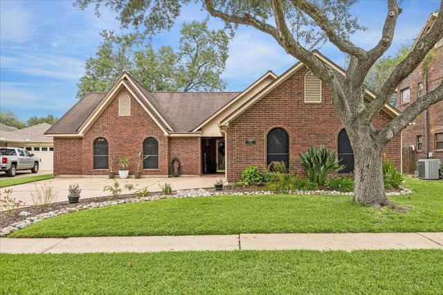 1907 Timber Creek Dr — Woodcreek Sec 1-2-2a-3-4 Pear