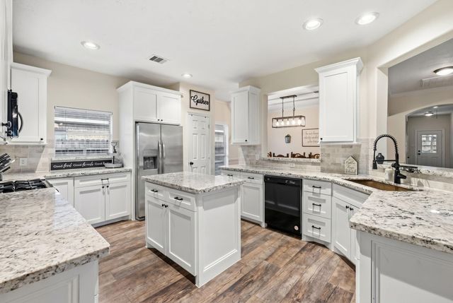 8227 Shady Grove St — Cove/Cotton Crk