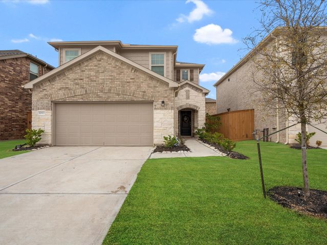 1067 Greenshank Dr — Sunterra Sec 10