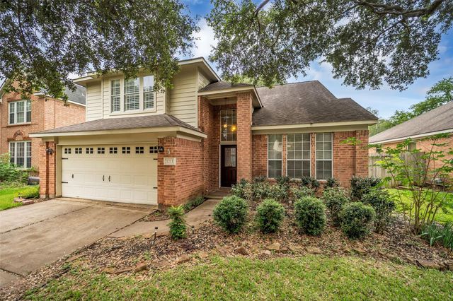 1211 Atlanta Dr — The Grove