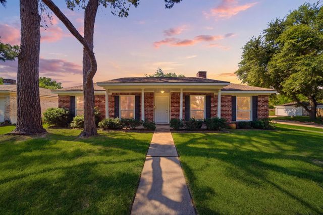 9231 Tooley Dr — Braeburn Valley West