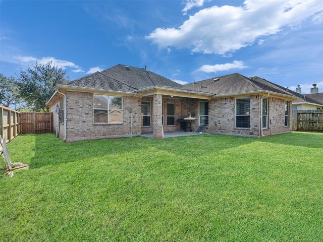 2306 Diamond Springs Dr — Shadow Creek Ranch Sf1-Sf2-Sf3