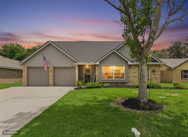 416 Meadowpoint Dr — Meadow Bend 3