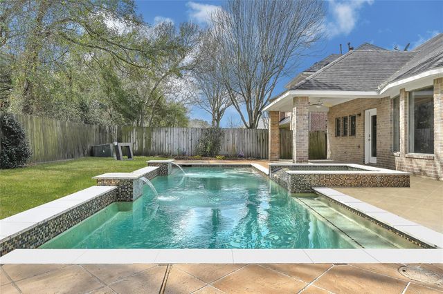 21327 Pennshore Ln — Grand Lakes