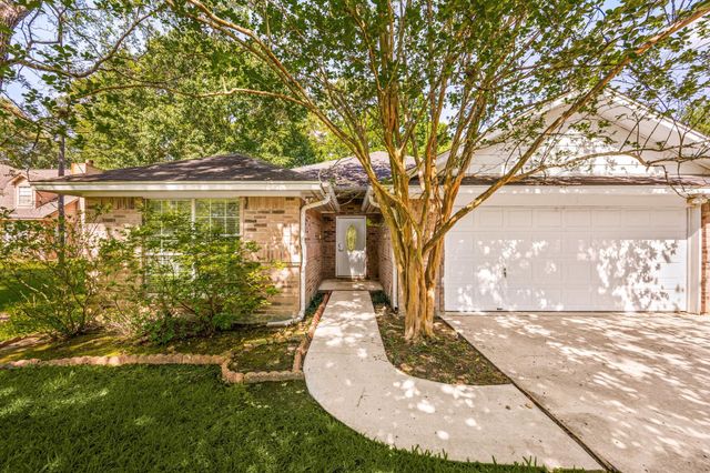 811 Carson Dr — Woodland Oaks