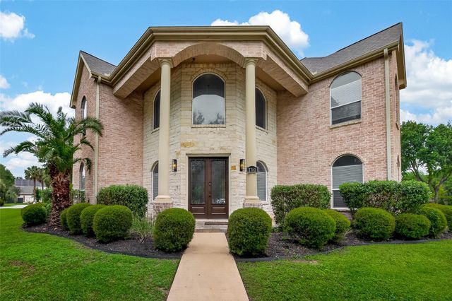 2702 Fort Caney Dr — Texana Plantation Sec 3