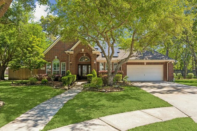 803 Woodcrest Dr — The Forest