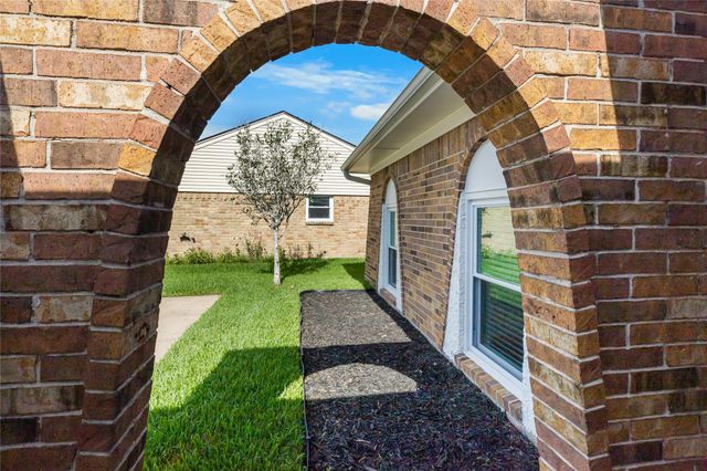 15803 Echo Hill Dr — Middlebrook Sec 02