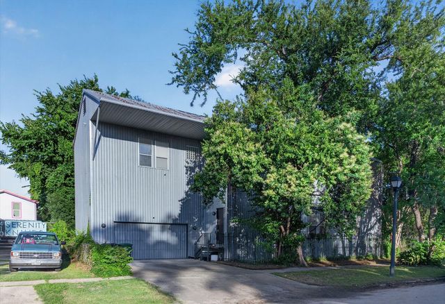 402 Harvard St — Houston Heights