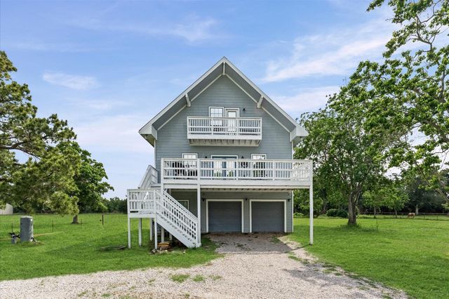 14002 Bryan Ave — Oak Creek Village