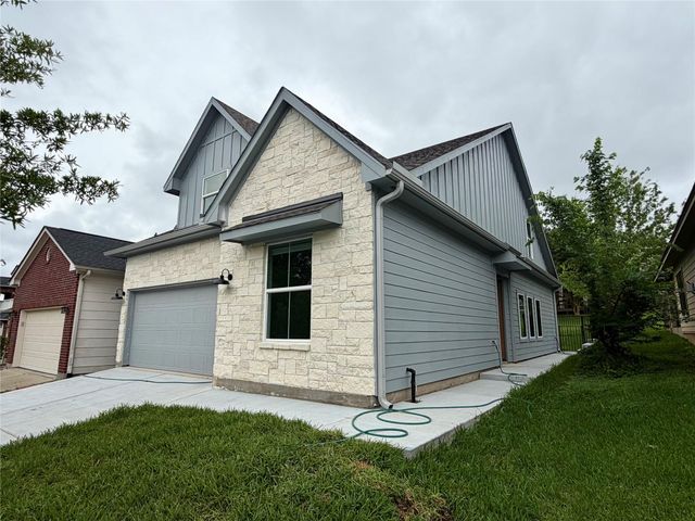 110 Cove Place Ct — April Sound