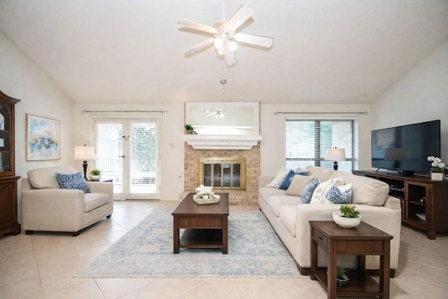 4902 Rainwater Dr — Parkgate North