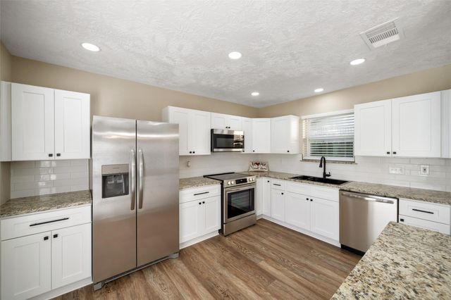 2804 Traveller Dr — The Landing