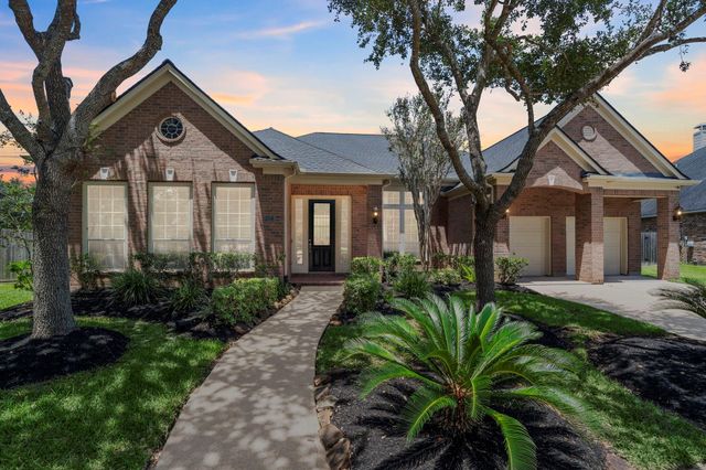 8403 Cape Henry — Sienna
