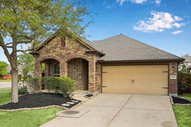 19330 S Cottonwood Green Ln — Towne Lake