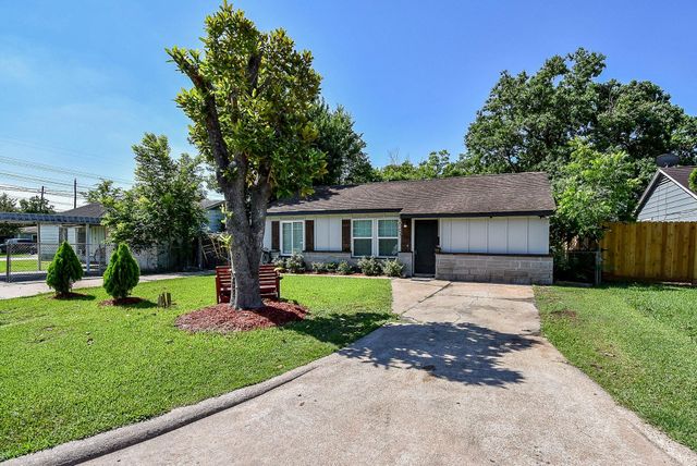 1303 W Ellaine Ave — Westover