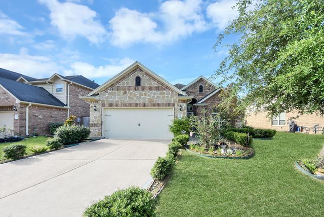 3939 Catania Bay Ct — Lake Shore Harbour