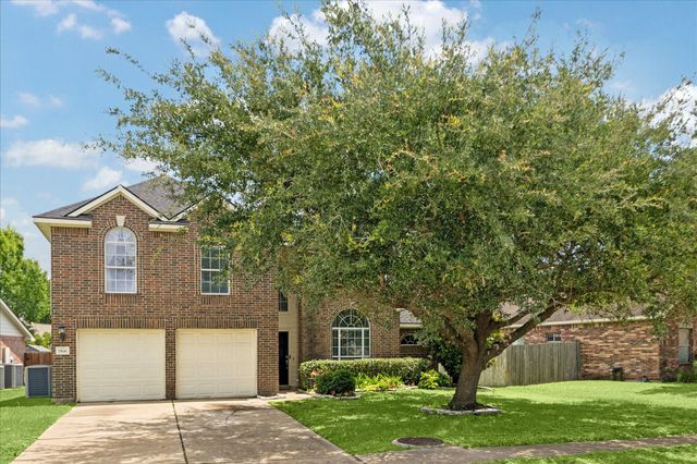 7506 Rockaway Point Ln — Parkway Lakes