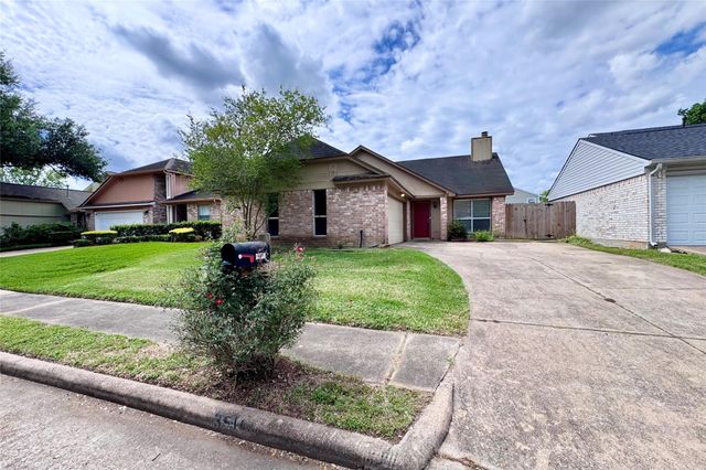 3511 Palm Grove Dr — Quail Valley Thunderbird West Courtyard