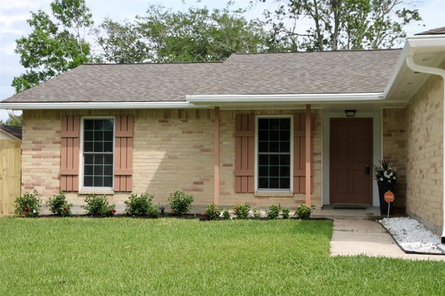 306 Maple Leaf St — Countryside