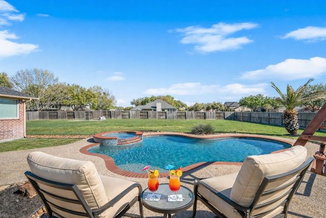 26110 Cross Hollow Ln — Cypress Creek Ranch