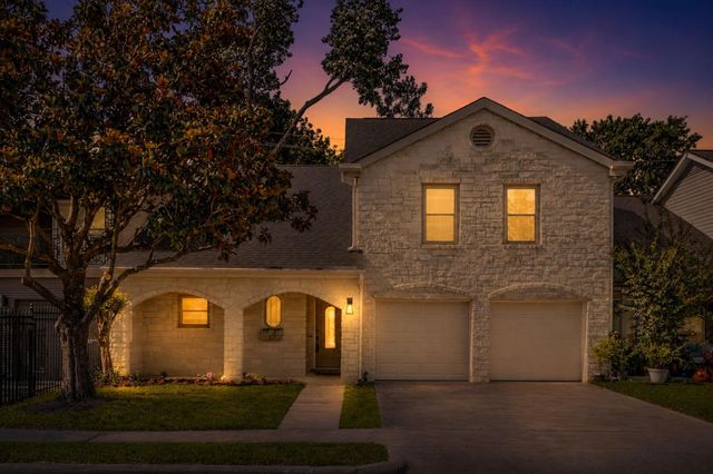 10707 Boardwalk St — Pool & Patio T/H